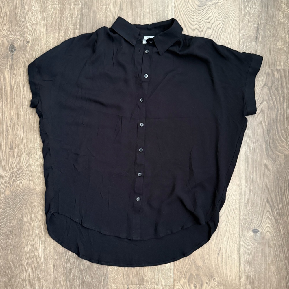 Carly Jean Los Angeles Black Button-Down Shirt
